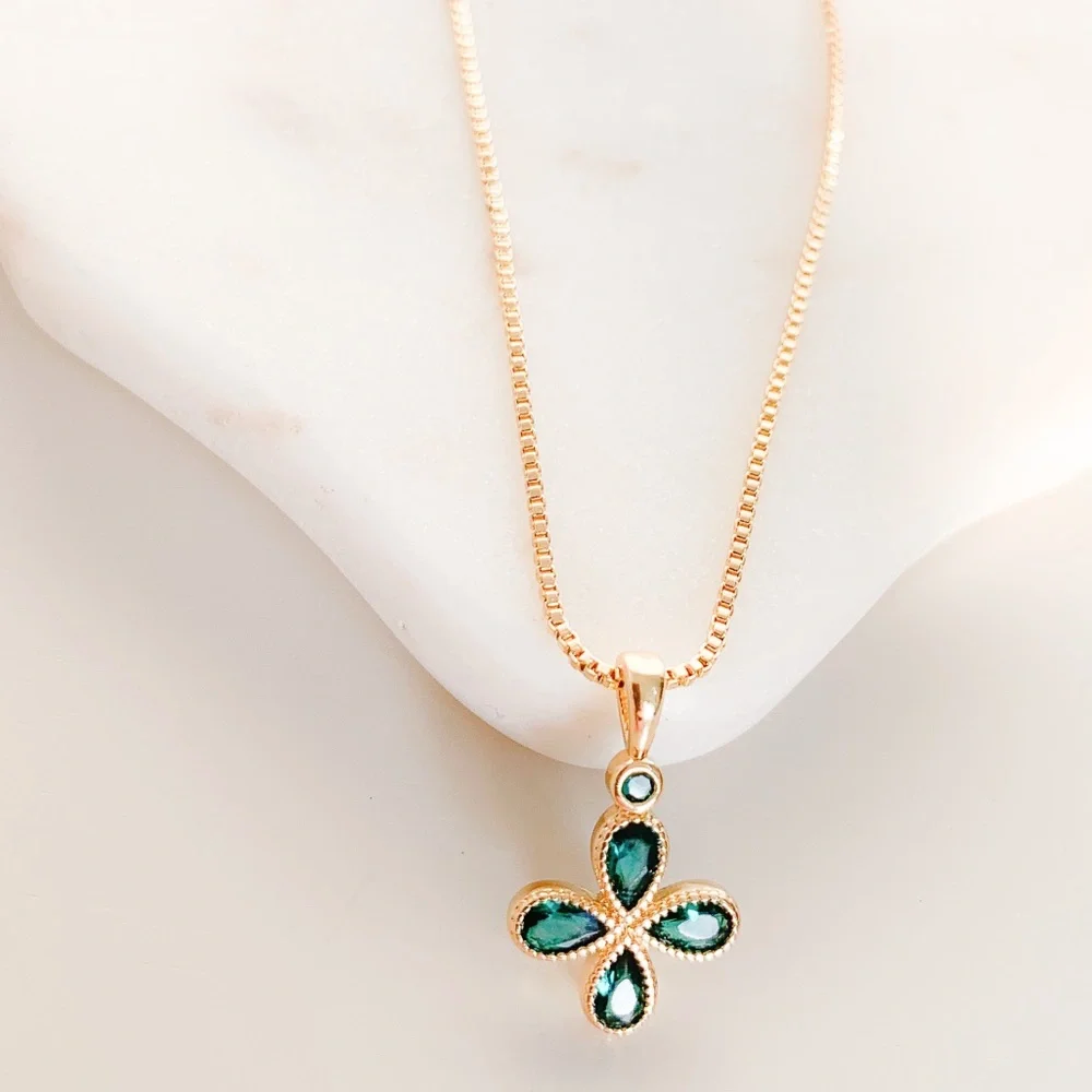 Four Leaf Clover Necklace | 14k Gold Filled - Picture 2 of 8